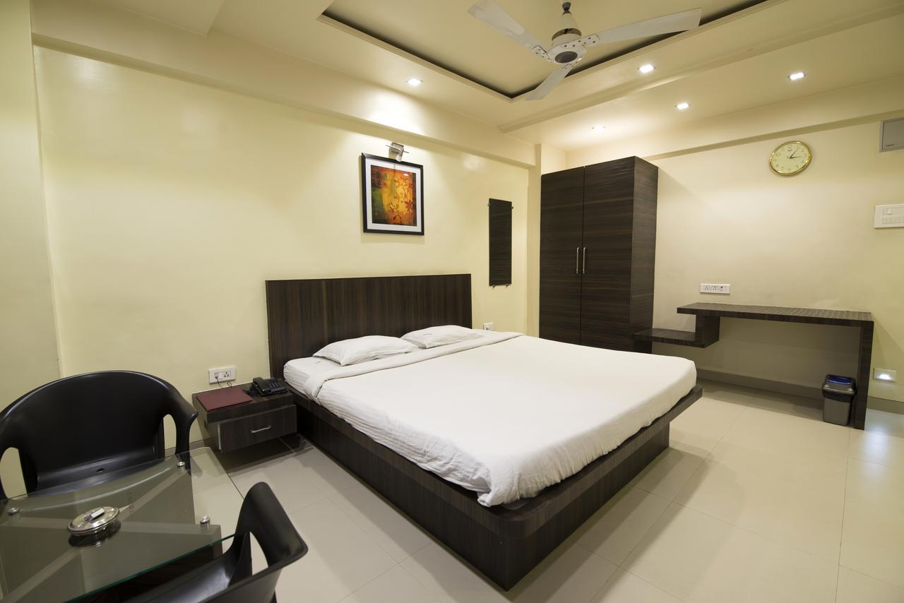 Hotel Suresh Inn Pune Exterior photo