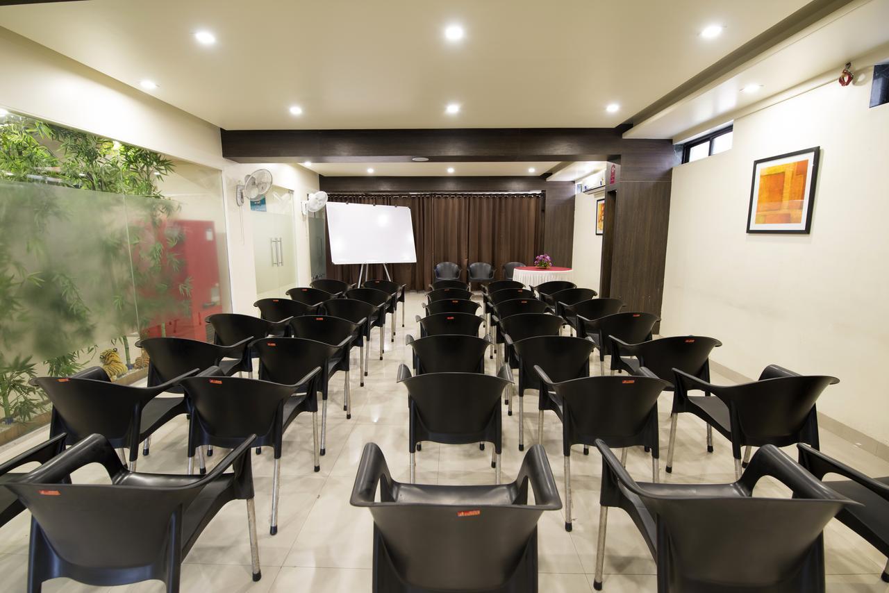 Hotel Suresh Inn Pune Exterior photo