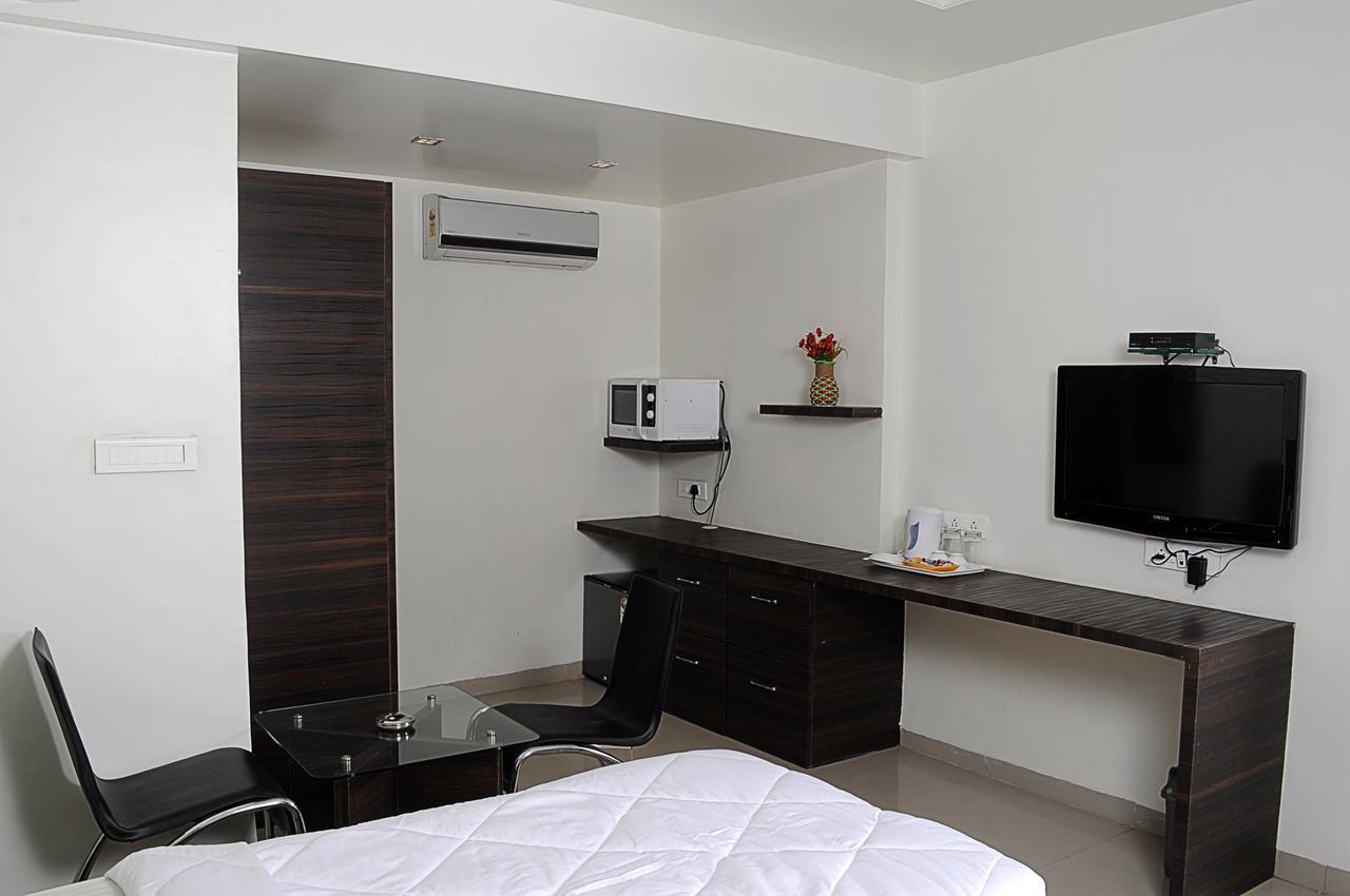 Hotel Suresh Inn Pune Exterior photo