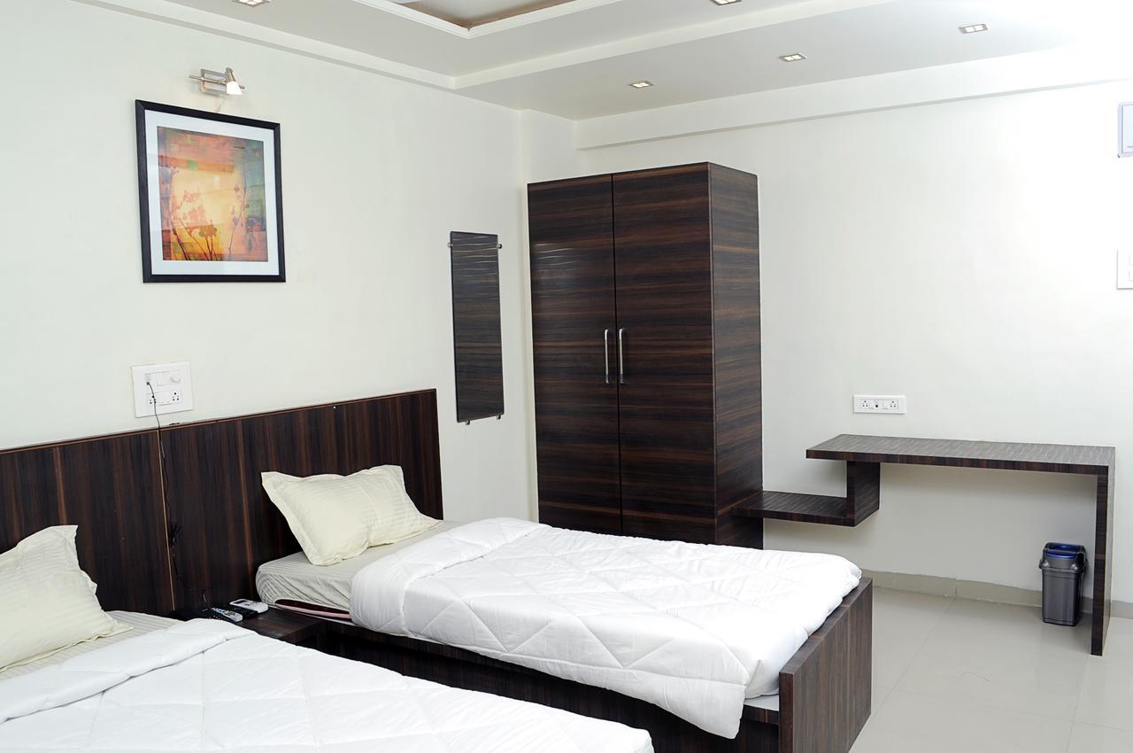 Hotel Suresh Inn Pune Exterior photo